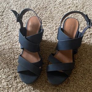 Never worn! Indigo RD, Francesca’s Brand Wedges, Size 8